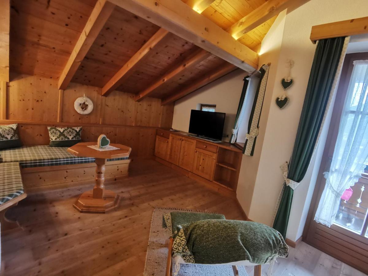 Schlosserhof Telfes im Stubai Esterno foto